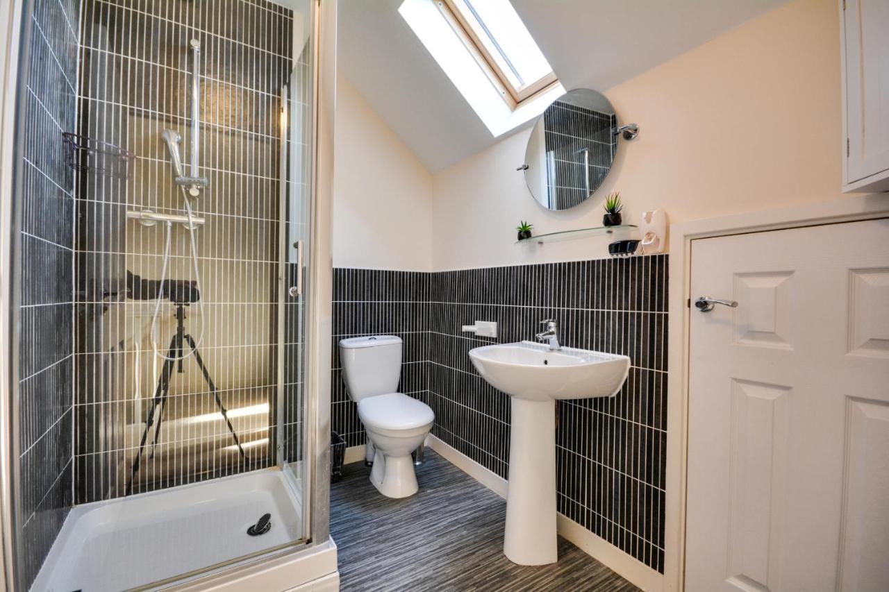 Three Bedroom House In By The With Parking By Neofinixdotcom * Runcorn