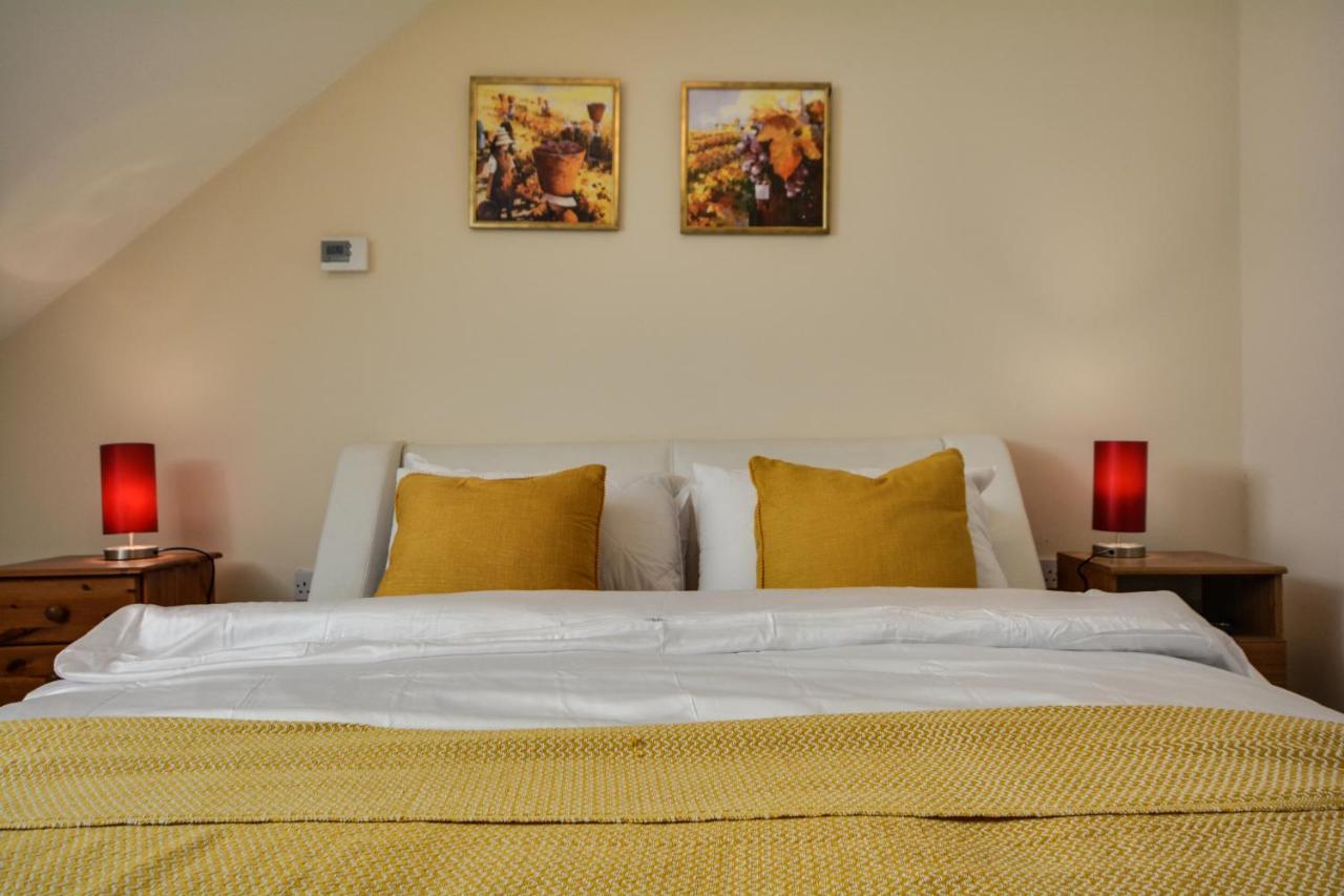 Holiday home Three Bedroom House In By The With Parking By Neofinixdotcom *